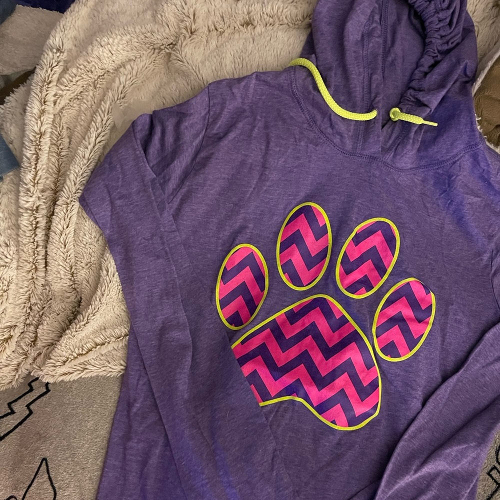 NWOT lighthouse apparel tshirt sz M